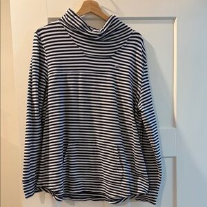 Vineyard Vines Navy and White Striped Sweatshirt